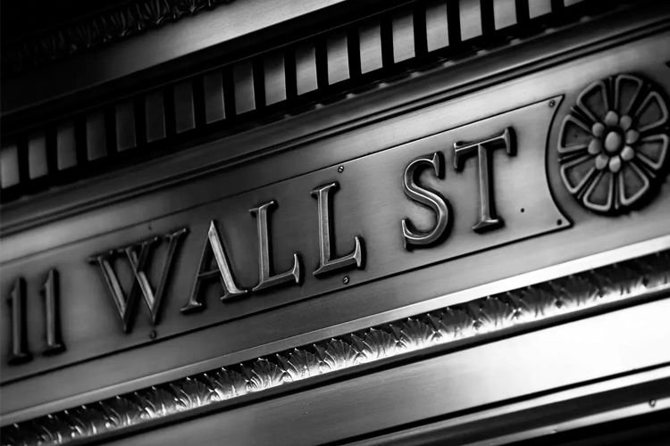 Grist-The facade of the New York Stock Exchange is seen in the New York financial district on Wall Street--Jeff Hutchens:Getty Images